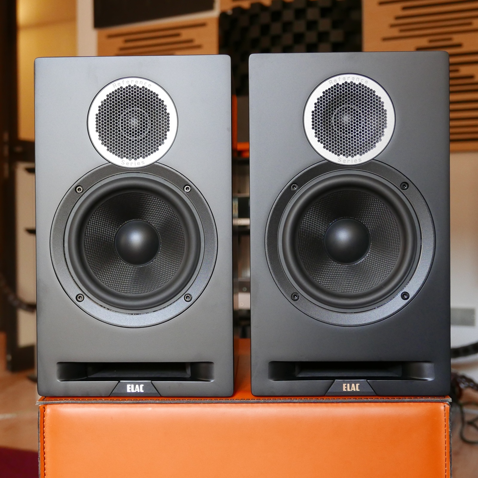 Elac DBR 62